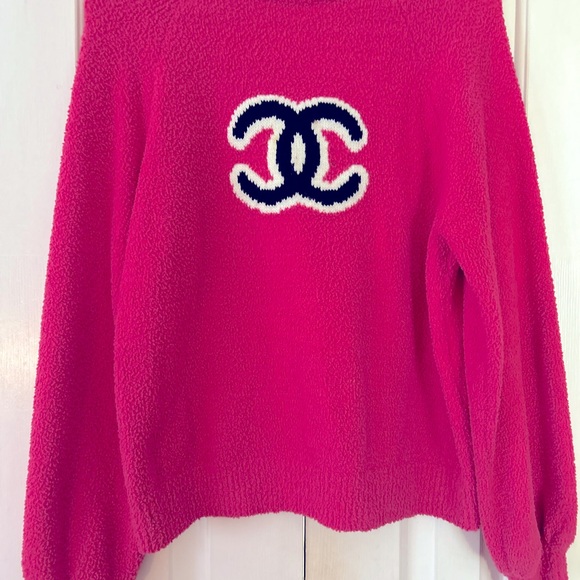 PRICE DROP NWOT Luxury Fashion Sweater - Picture 4 of 6